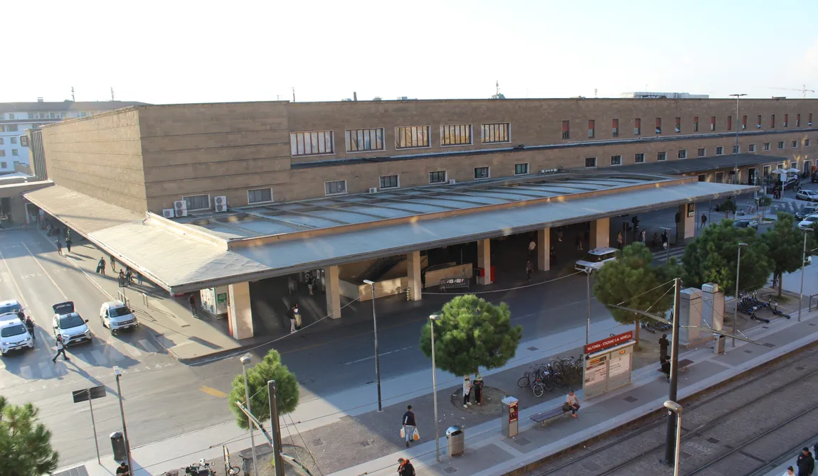 A picture of a coworking space