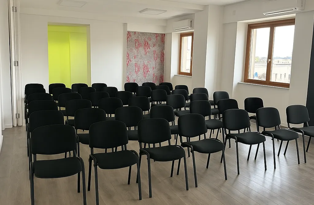 Immagine ufficio privato 60 MQ allestito a platea